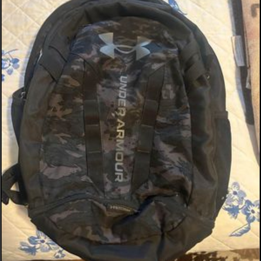 Under Armour Hustle 5.0 Backpacks 1361176 - Black / Black / Pitch Gray